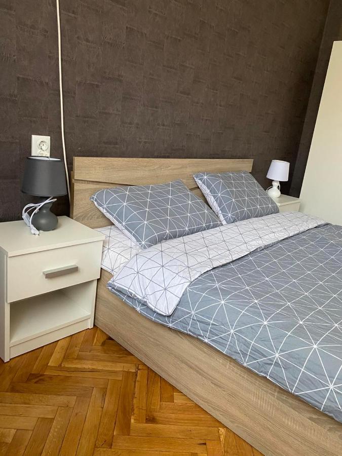 Apartment Little Vienna Ruse Bagian luar foto